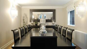 Desayuno completo todos los días (con cargo)