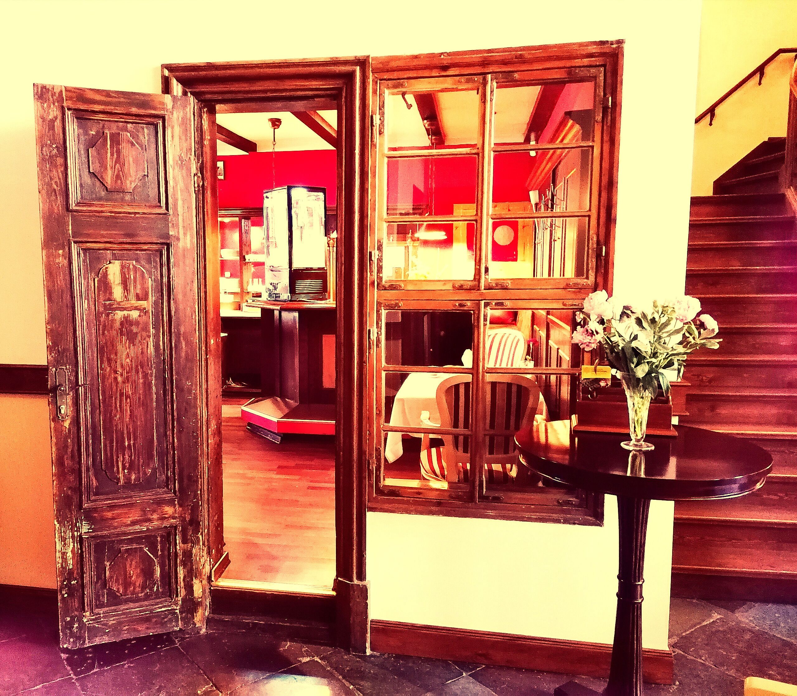 每日供应欧陆式早餐（每人 EUR 10）