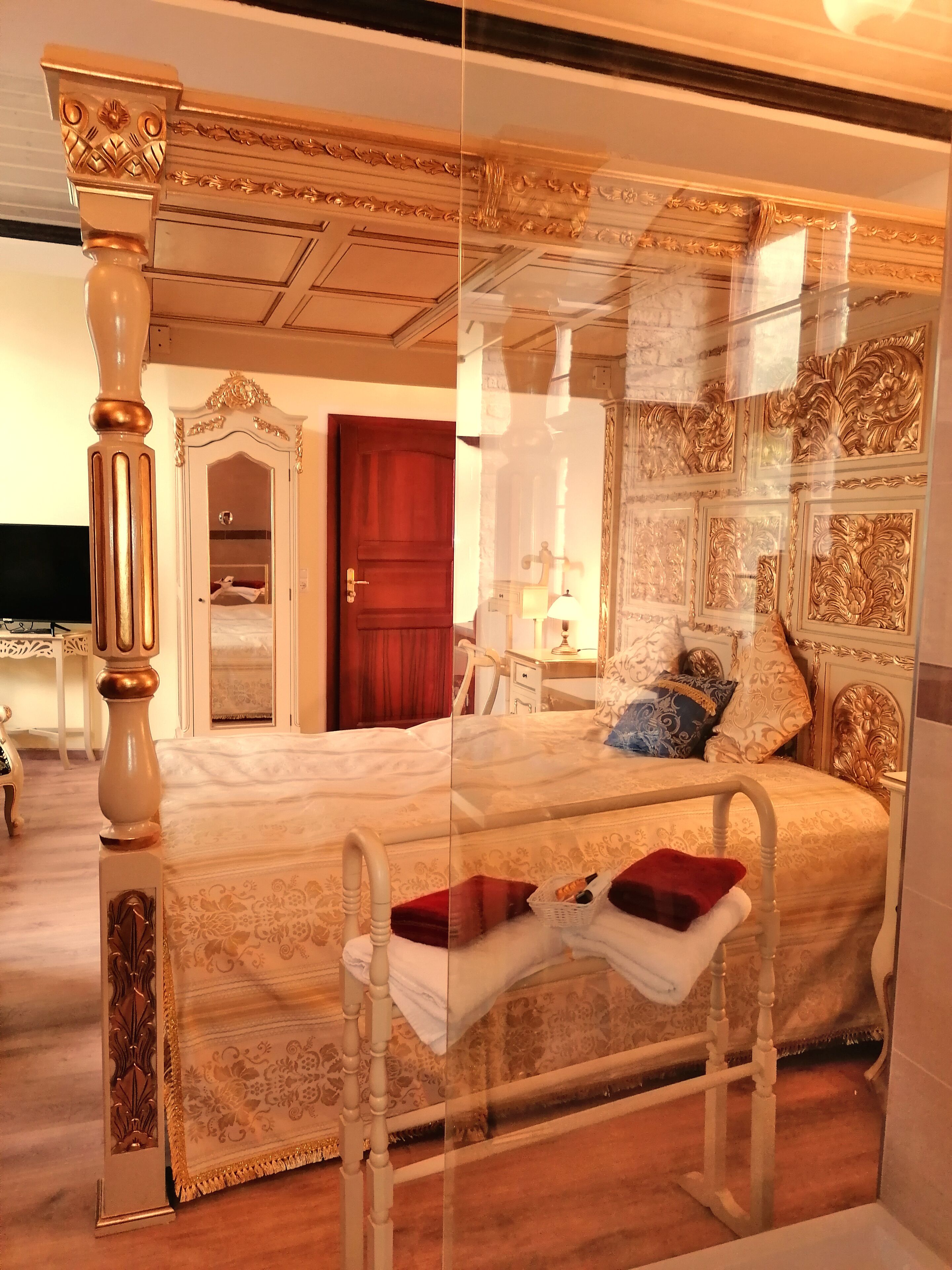 comfort double or twin room | 1 bedroom, premium bedding, down duvets, select comfort beds