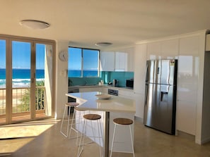 Three Bedroom Apartment Beachfront | Private kitchen