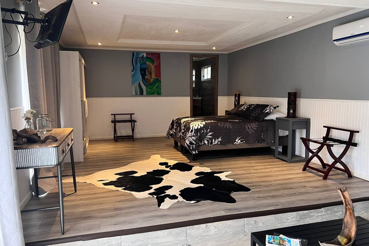 deluxe room | 1 bedroom, premium bedding, memory-foam beds, minibar