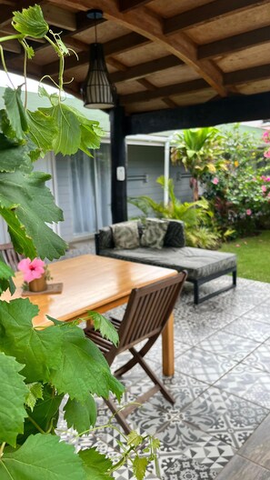 Exterior - Inaki Uhi (Hanga Roa)