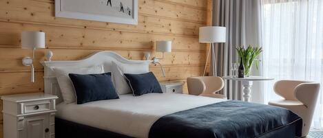 Deluxe Double Room | Desk, iron/ironing board, cribs/infant beds, free WiFi