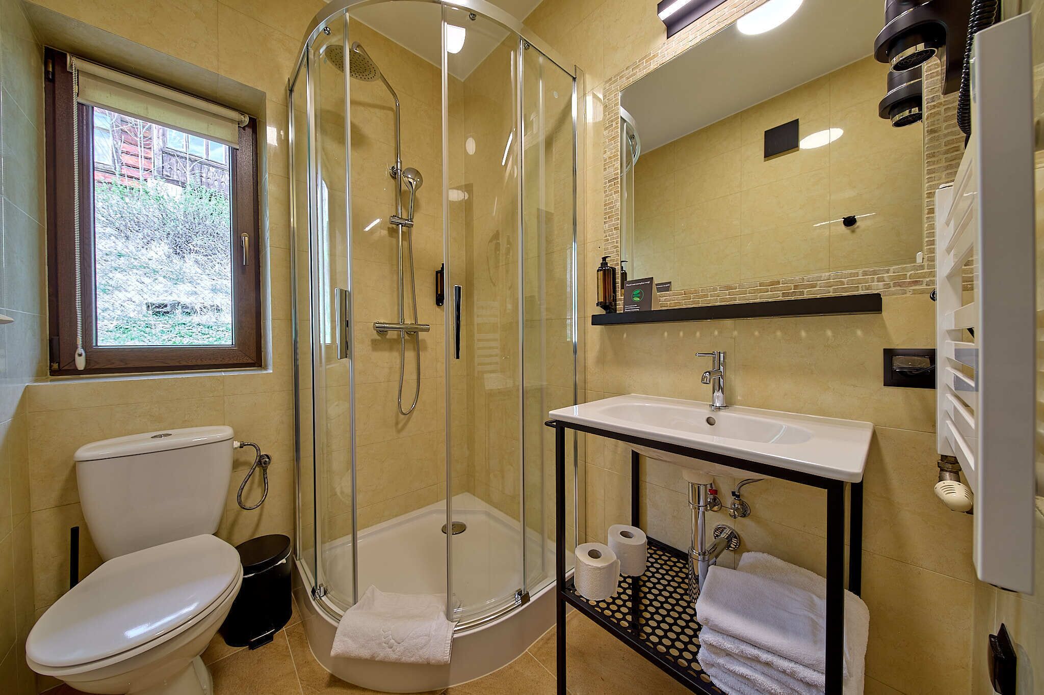 deluxe double room | bathroom | hair dryer, towels