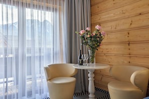 Deluxe Room with Mountain View | Desk, iron/ironing board, cribs/infant beds, free WiFi - Willa Jan (Zakopane)