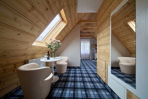 Deluxe Double Room | Desk, iron/ironing board, cribs/infant beds, free WiFi