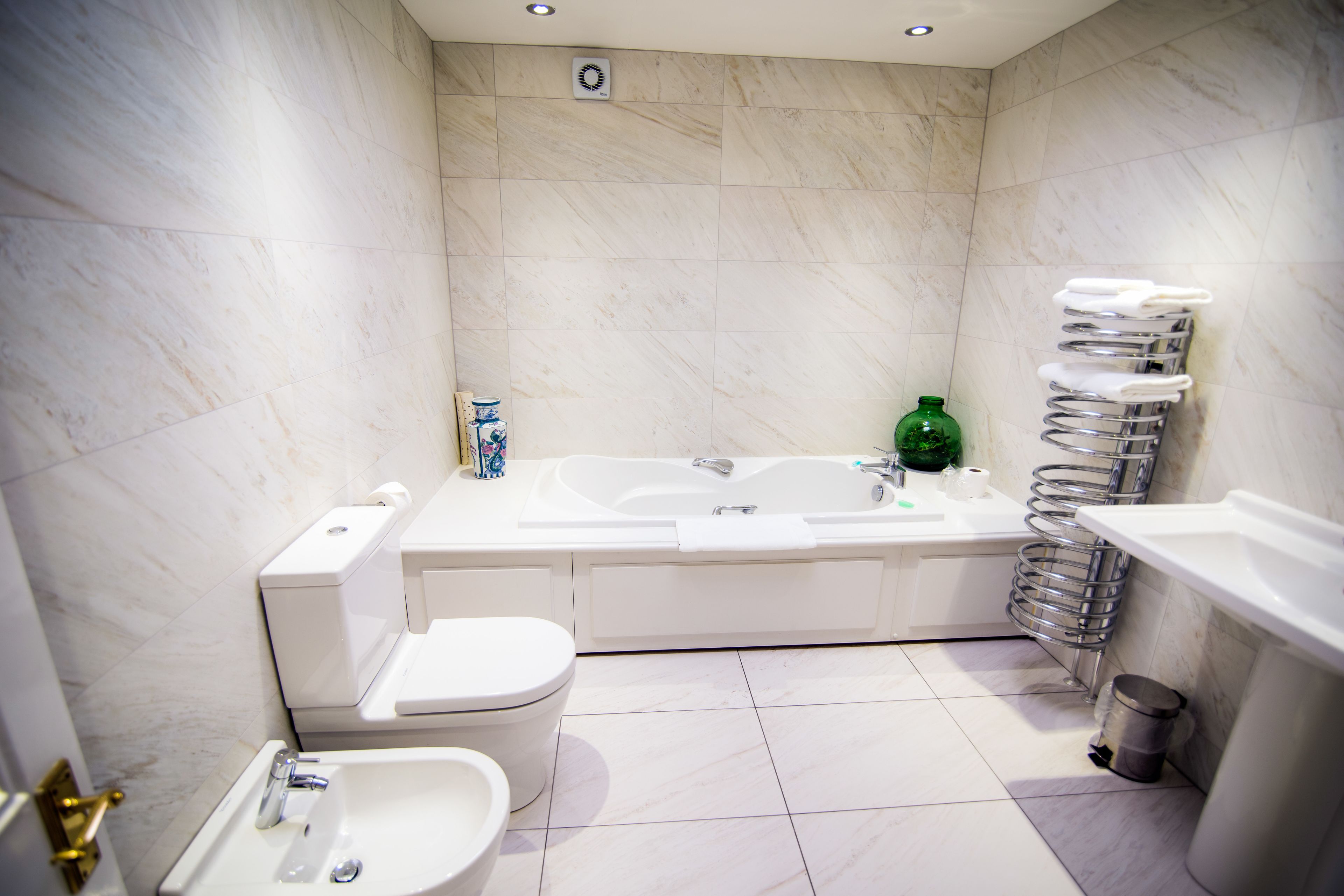 executive double room | bathroom | hair dryer, towels