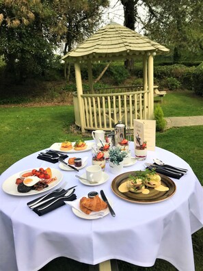 Daily full breakfast for a fee - Astley Bank Hotel (Darwen)