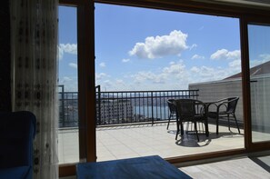 Panoramic Room, 1 King Bed, Sea View, Sea Facing | Frette Italian sheets, premium bedding, individually decorated - Istanbulinn Hotel (Istanbul)