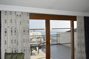 Panoramic Room, 1 King Bed, Sea View, Sea Facing | Frette Italian sheets, premium bedding, individually decorated