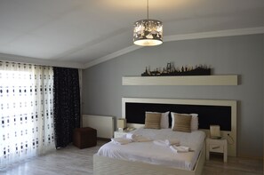 Panoramic Room, 1 King Bed, Sea View, Sea Facing | Frette Italian sheets, premium bedding, individually decorated