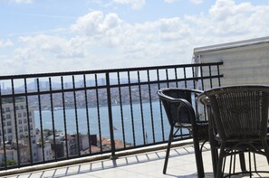 Habitació panoràmica, 1 llit de matrimoni gran, vistes al mar, orientació mar | Llençols italians de la marca Frette i roba de llit d'alta qualitat 
