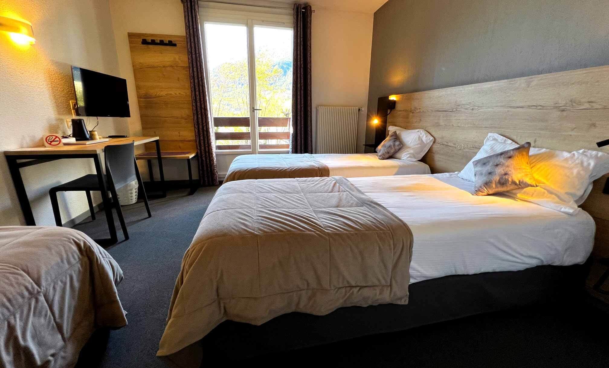 superior triple room | 1 bedroom, desk, blackout curtains, soundproofing