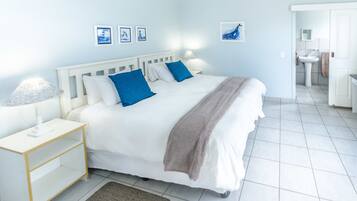 Cabin Deluxe | Nệm Select Comfort, két bảo mật tại phòng, trang trí khác biệt