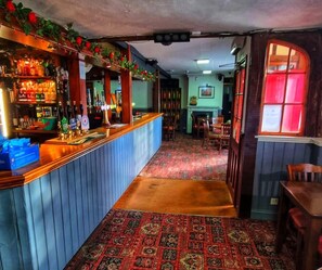 Bar (on property) - The George and Dragon Inn (Sudbury)
