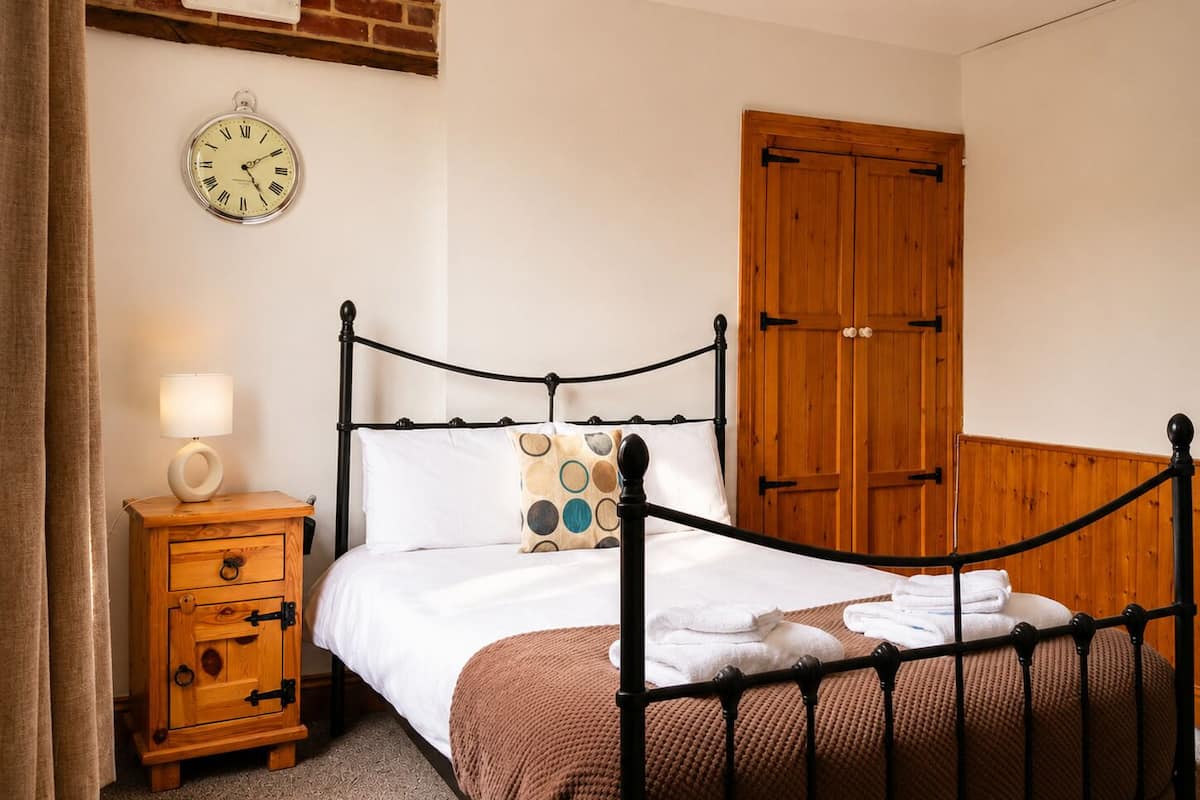 Chambre Double Standard, salle de bains attenante