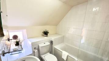Suite, Ensuite | Bathroom
