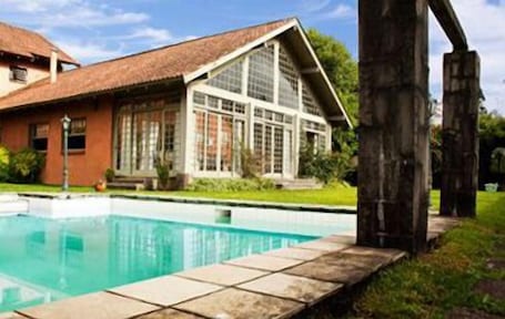 Outdoor pool. Pousada Nossa Casa