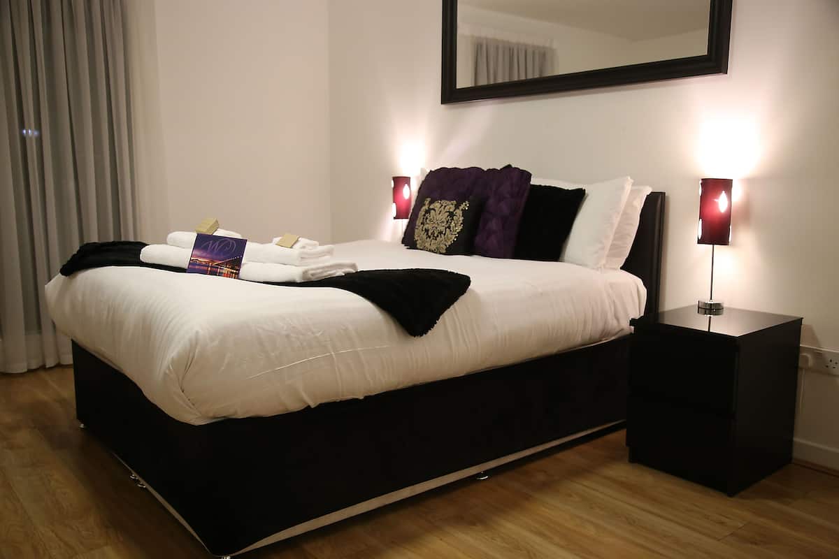 Penthouse | In-room safe, desk, laptop workspace, iron/ironing board