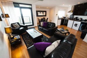 Deluxe Apartment | Living area