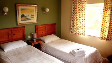 Standard Twin Room, 1 Bedroom | Premium bedding, desk, iron/ironing board, free WiFi