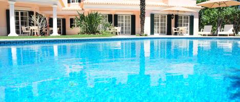 Outdoor pool, sun loungers