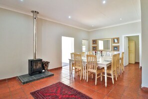 Casa familiar, 5 habitaciones (Country) | Comedor