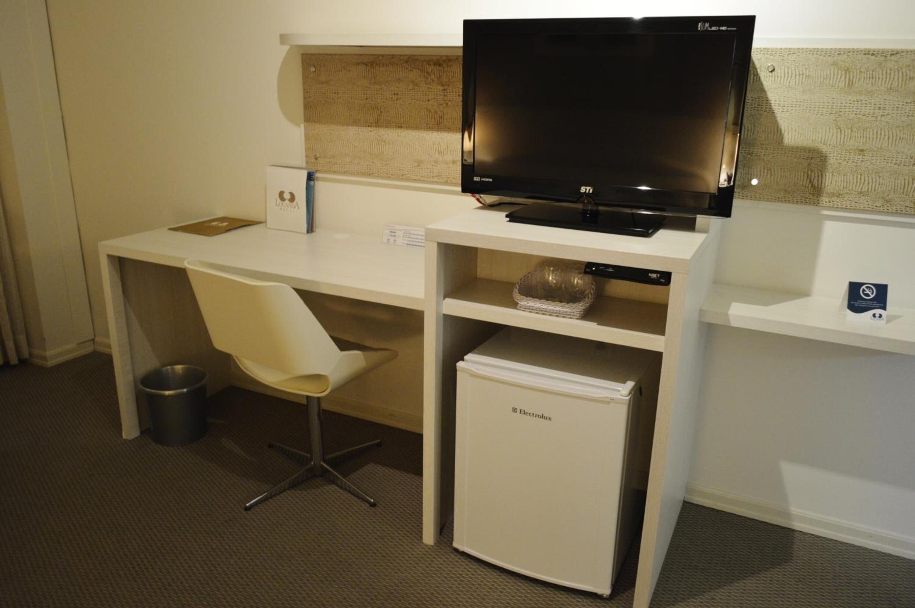 select comfort beds, minibar, in-room safe, desk