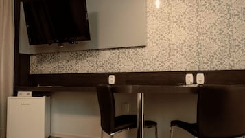 Select Comfort beds, minibar, in-room safe, desk