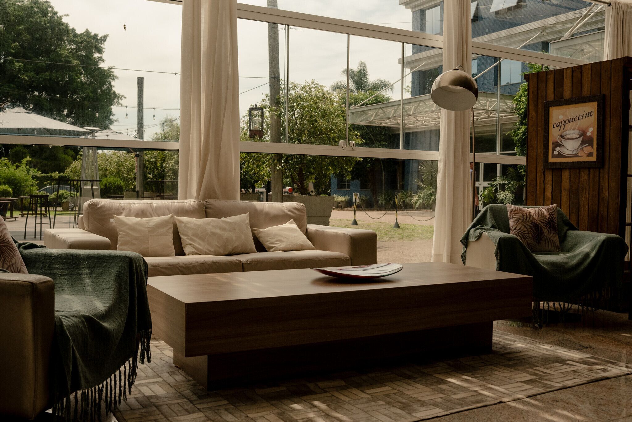 2 restaurantes, culinária internacional