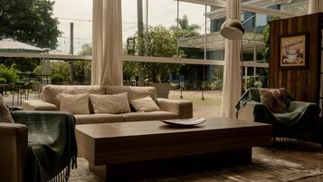 2 restaurantes, culinária internacional