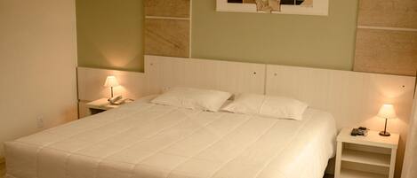 豪華客房 | Select Comfort 床墊、迷你吧、客房內保險箱、書桌