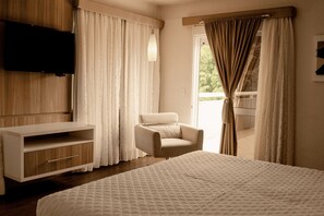Deluxe Double Room | Select Comfort beds, minibar, in-room safe, free WiFi - Locanda Hotel (Novo Hamburgo)