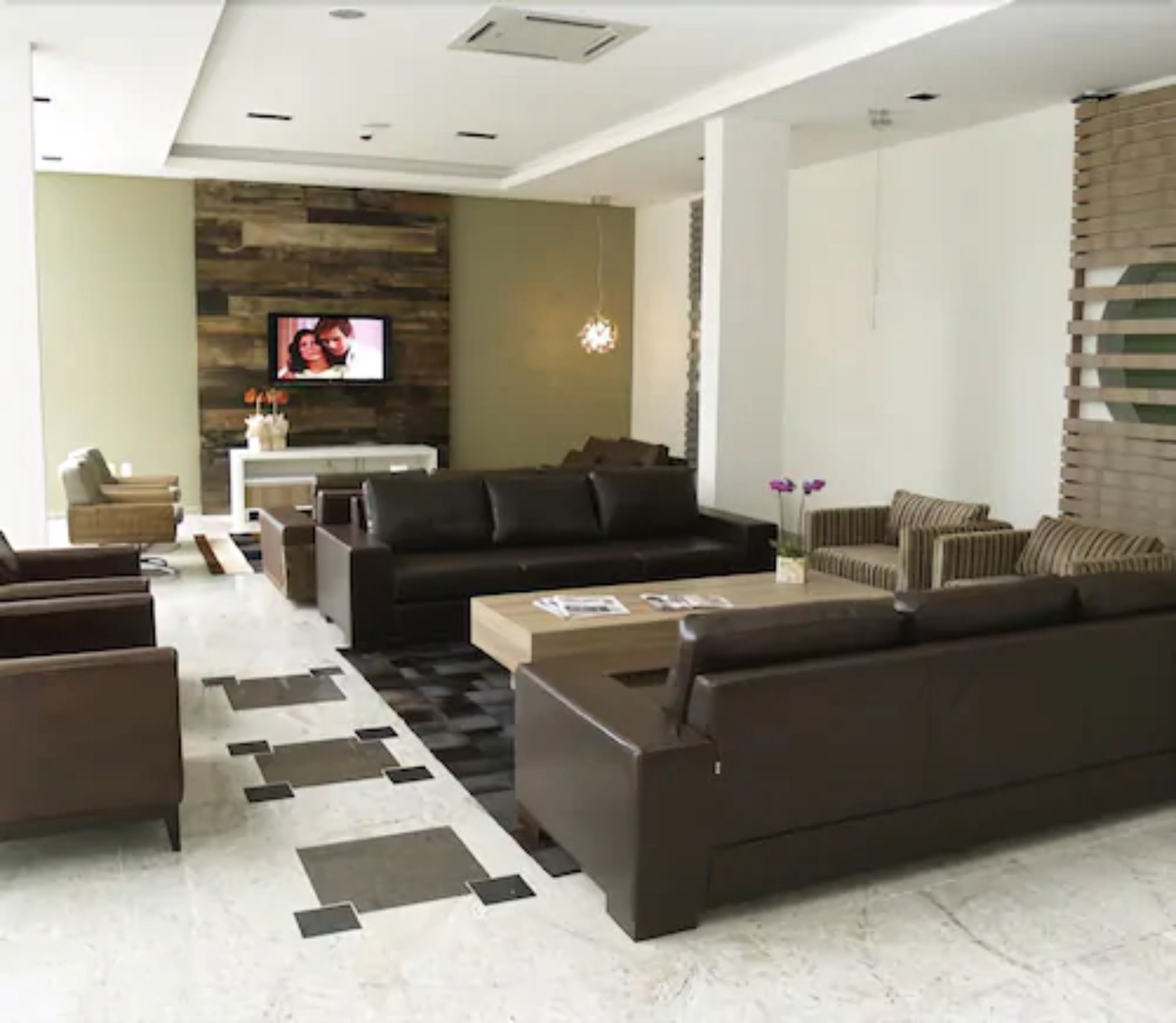 Área de estar no saguão