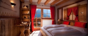 Doppelzimmer, Bergblick | Daunenbettdecken, Zimmersafe, individuell dekoriert