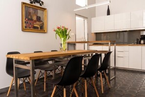 Apartment, 2 Schlafzimmer | Bügeleisen/Bügelbrett, kostenloses WLAN, Bettwäsche