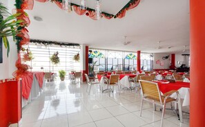 Breakfast, lunch, dinner served; international cuisine  - Hotel Royal Plaza Cali (Cali)