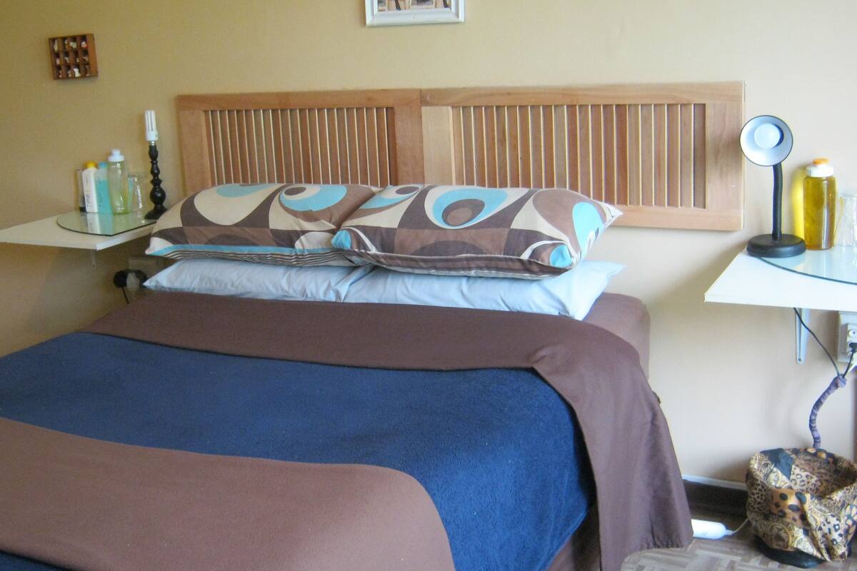 In-room safe, iron/ironing board, free WiFi, bed sheets