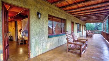 Chambre Standard avec lits jumeaux, salle de bains attenante | Terrasse/Patio