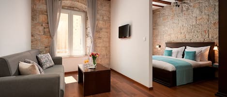 1 chambre, bureau, rideaux occultants, chambres insonorisées