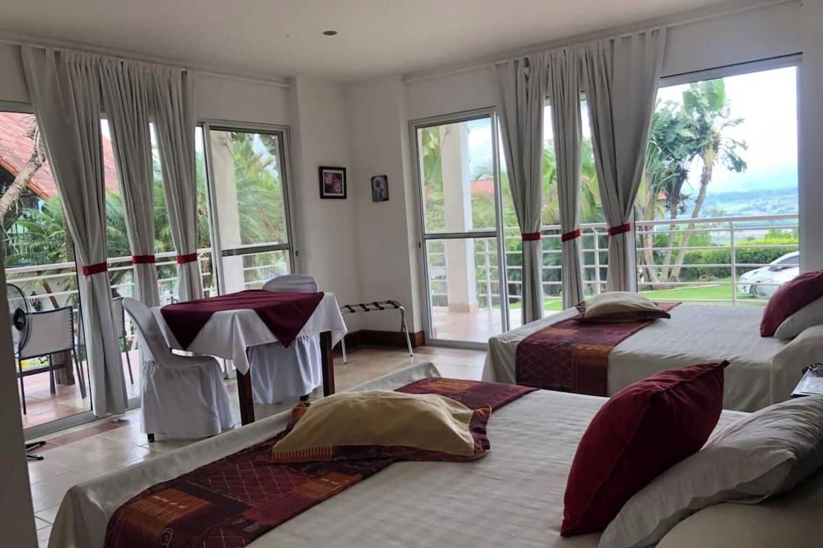 Premium bedding, soundproofing, free WiFi, bed sheets