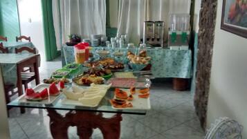 Free daily buffet breakfast