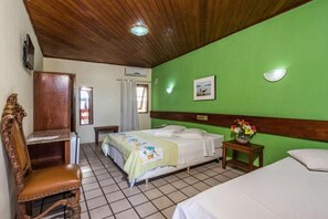 Minibar, in-room safe, free WiFi, bed sheets - Hotel Costa Verde (Porto Seguro)