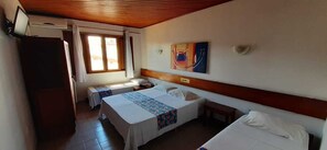 Minibar, caja de seguridad en la habitación, wifi gratis y ropa de cama