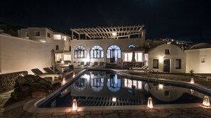 Superior Pool View Loft Room | Pool