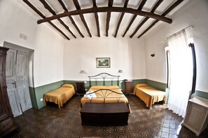 Frette Italian sheets, premium bedding, Select Comfort beds, minibar - Hotel I Cinque Balconi (Santa Marina Salina)