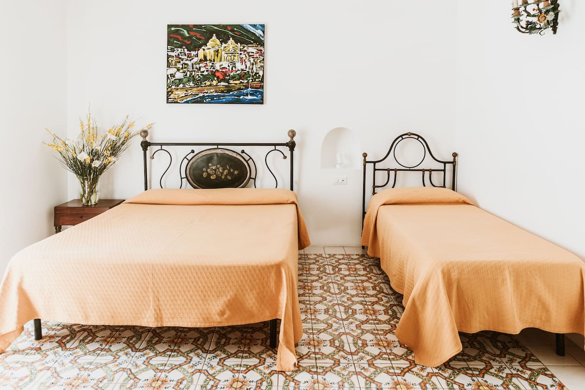 Kamar Triple Superior | Seprai Frette Italia, seprai premium, dan tempat tidur Select Comfort