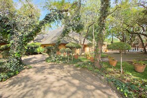Exterior - Kruger Adventure Lodge (Mbombela)
