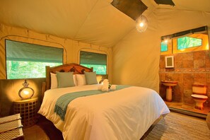 Safari Tent Room | Safe på rommet, skrivebord, strykejern/-brett og wi-fi (inkludert)