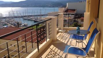 Superior Apartment, 1 Bedroom, Sea View | Balcony